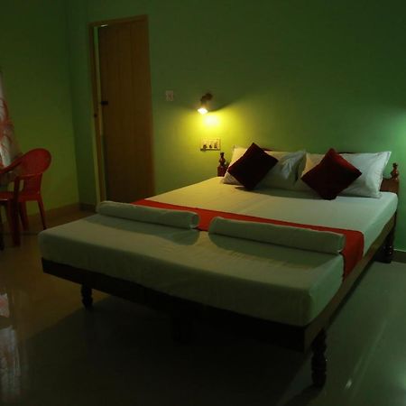 Shirleys Beach Hotel Kovalam Kültér fotó